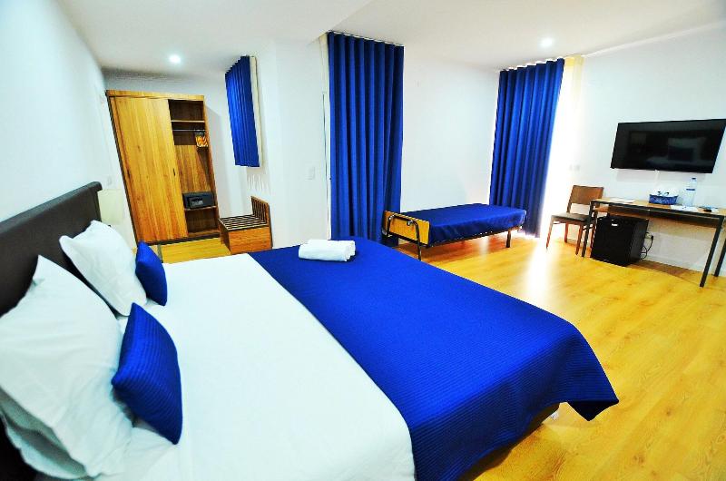 HILLTOP OASIS - Lisbon Lux Oeiras Resorts - Oda