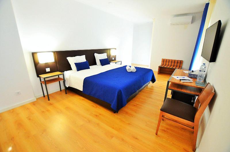 HILLTOP OASIS - Lisbon Lux Oeiras Resorts - Oda