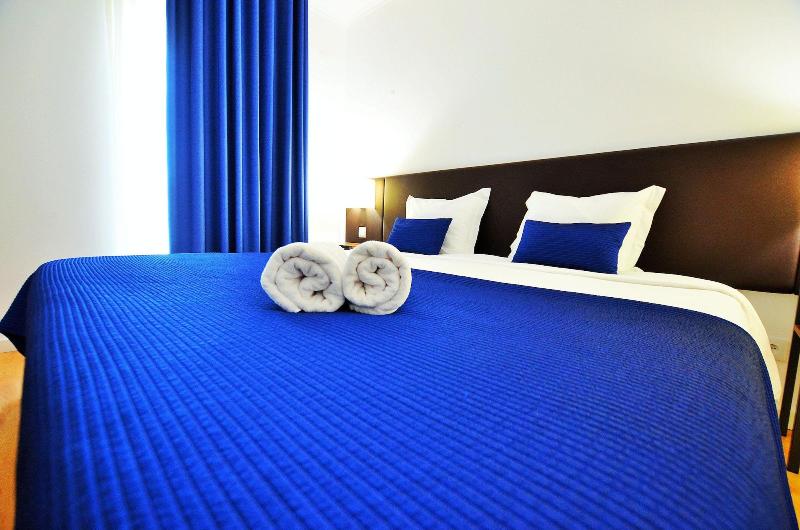 HILLTOP OASIS - Lisbon Lux Oeiras Resorts - Oda