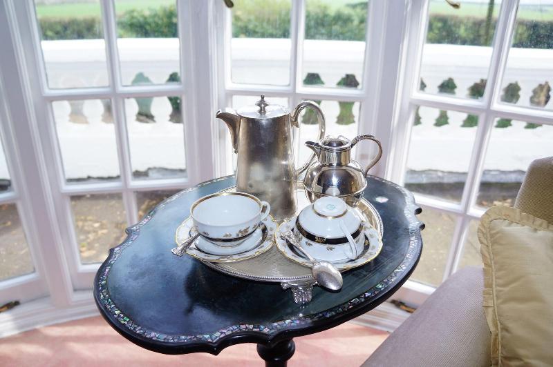 Cedar House Boutique B&B - Lobi