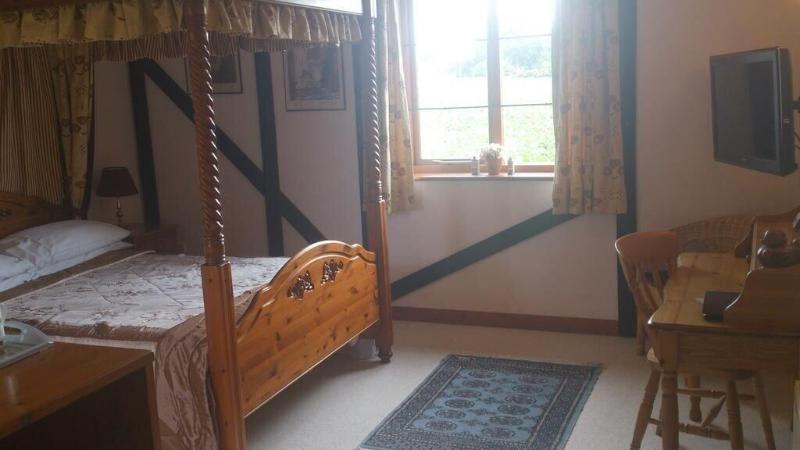 Six Bells - Oda