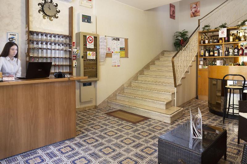 Hotel Mara - Lobi
