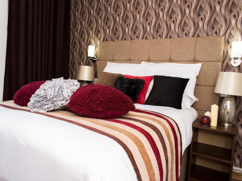 Trivelles Mayfair - Genel