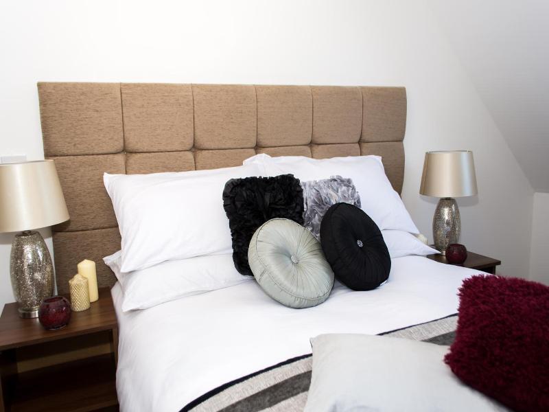 Trivelles Mayfair - Genel