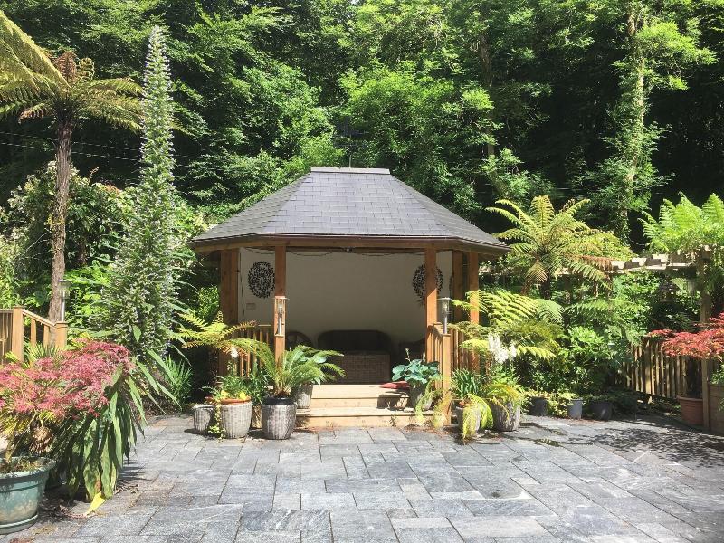 The Waterwheel Inn - Teras