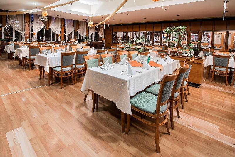 Hotel Barátság Hajdúszoboszló Superior - Restoran
