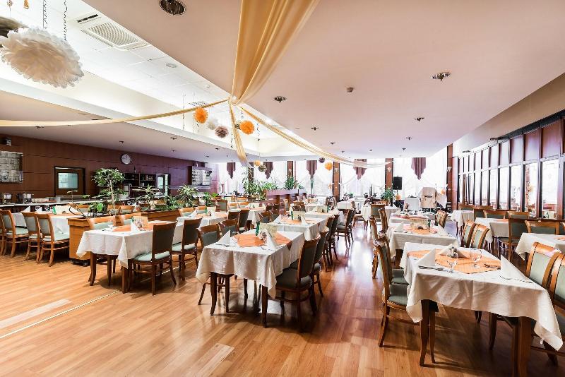 Hotel Barátság Hajdúszoboszló Superior - Restoran