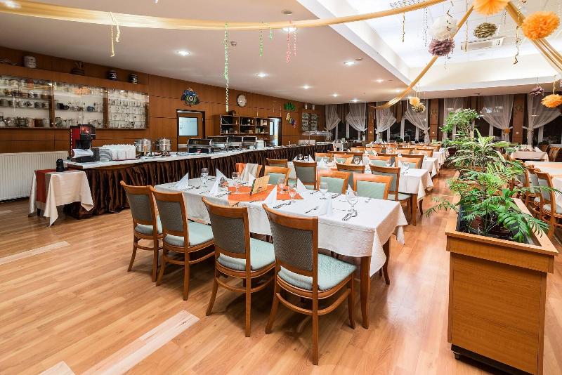 Hotel Barátság Hajdúszoboszló Superior - Restoran
