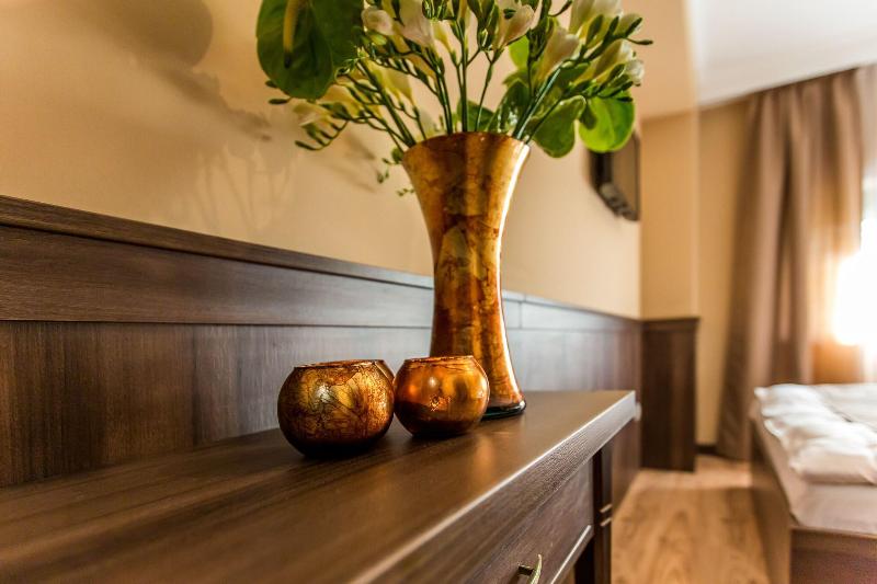 Komló Hotel Gyula - Oda