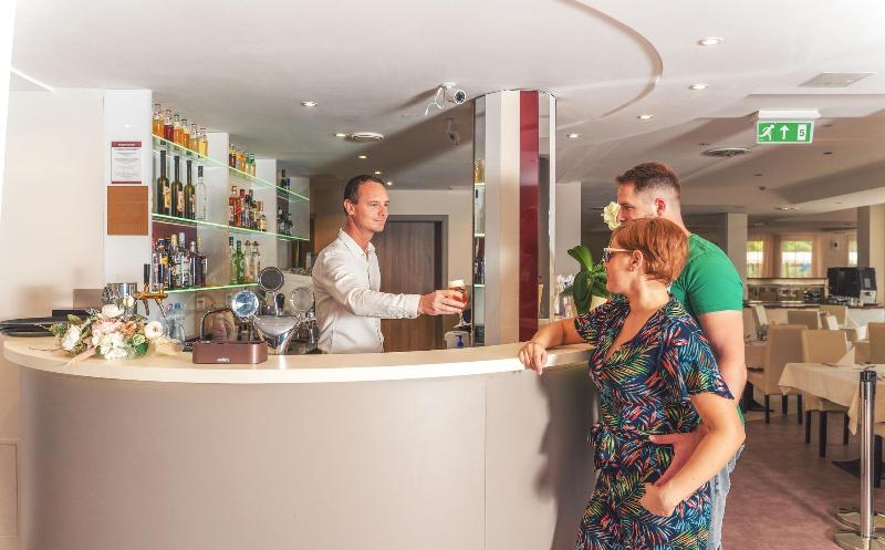 Granada Konferencia Wellness Sport Hotel - Bar