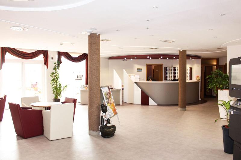 Granada Konferencia Wellness Sport Hotel - Lobi