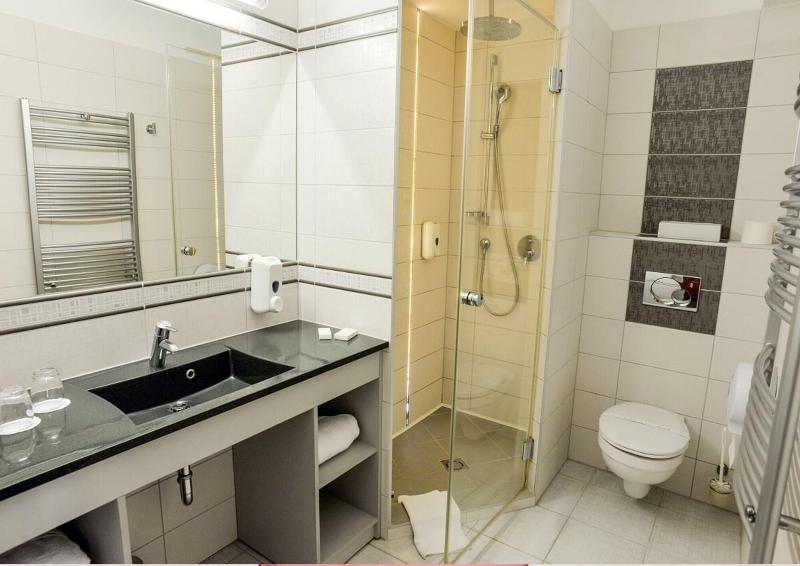 Granada Konferencia Wellness Sport Hotel - Oda