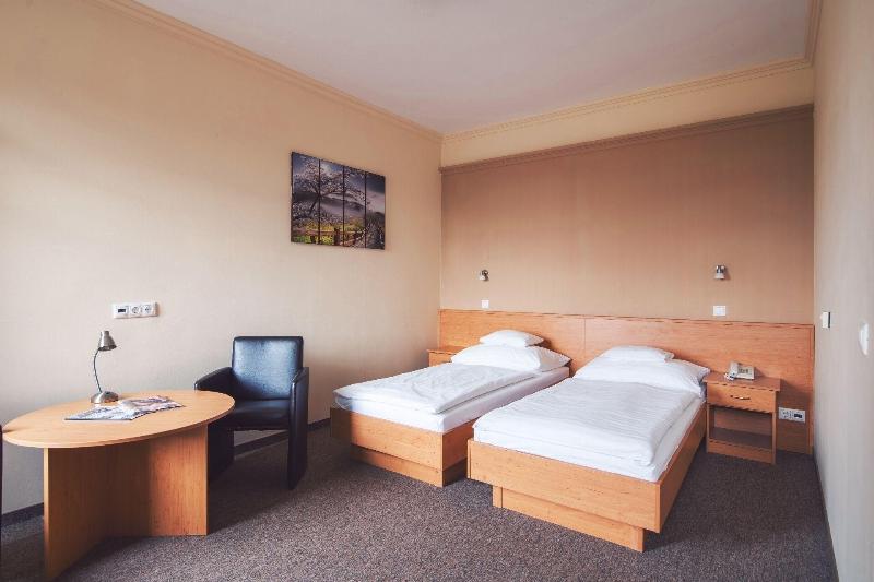 Granada Konferencia Wellness Sport Hotel - Oda