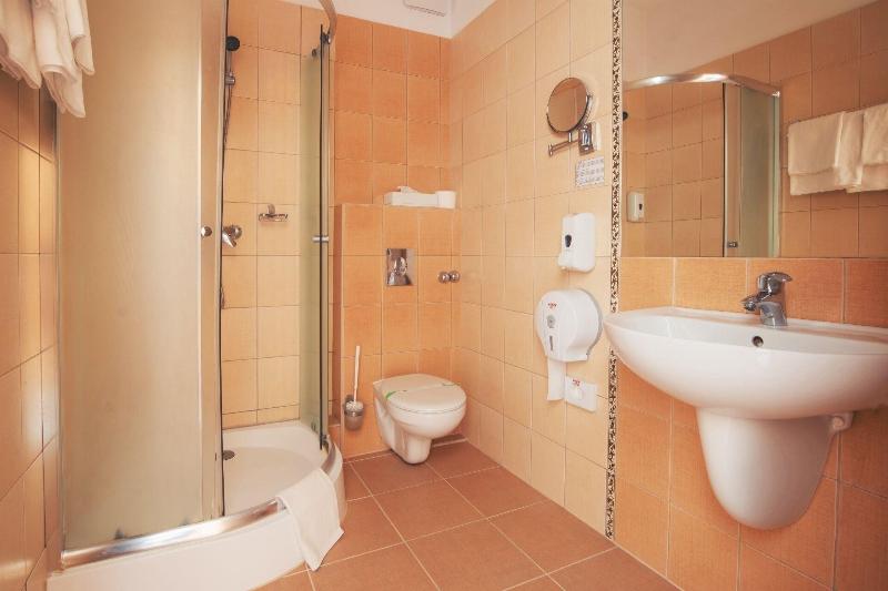 Granada Konferencia Wellness Sport Hotel - Oda