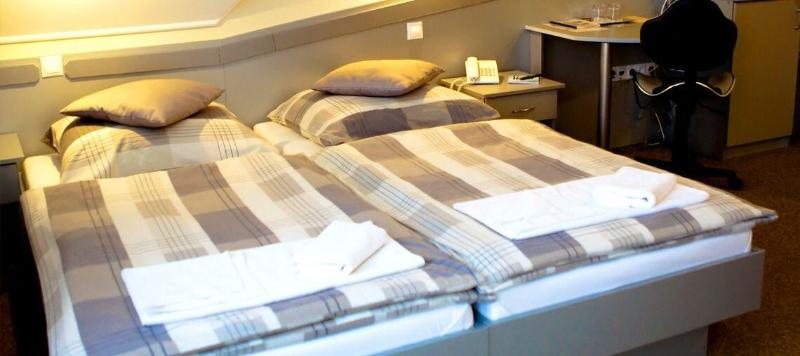 Granada Konferencia Wellness Sport Hotel - Oda
