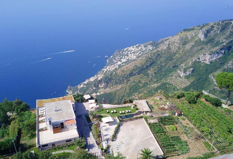 Villa Paradise Resort - Genel