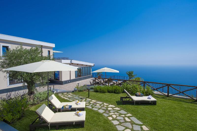 Villa Paradise Resort - Teras