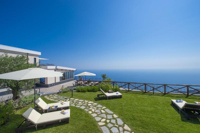 Villa Paradise Resort - Teras