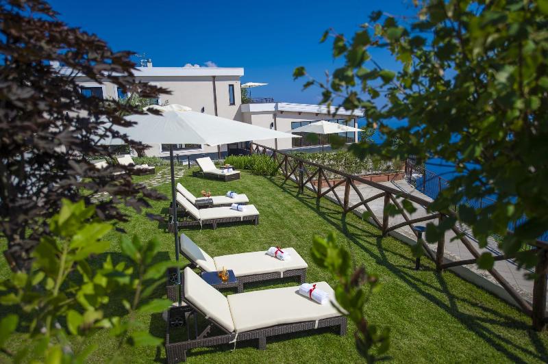 Villa Paradise Resort - Teras