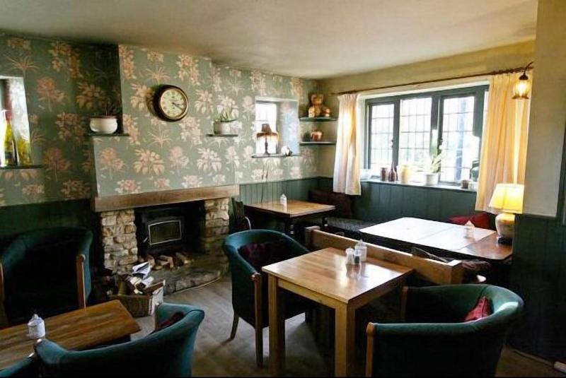 The Tollgate Inn - Lobi