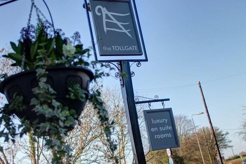 The Tollgate Inn - Genel