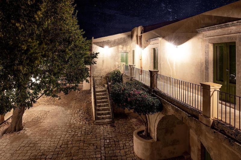 Terre Di Romanello Relais In Val Di Noto - Lobi