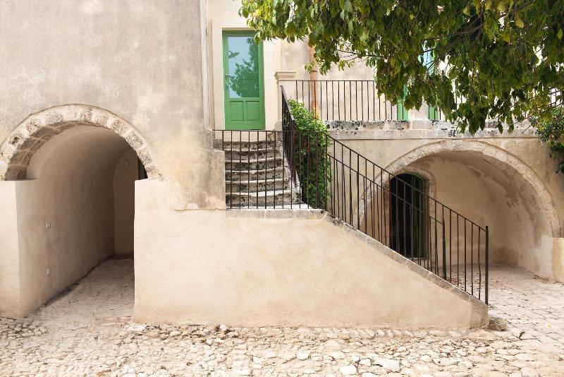 Terre Di Romanello Relais In Val Di Noto - Lobi