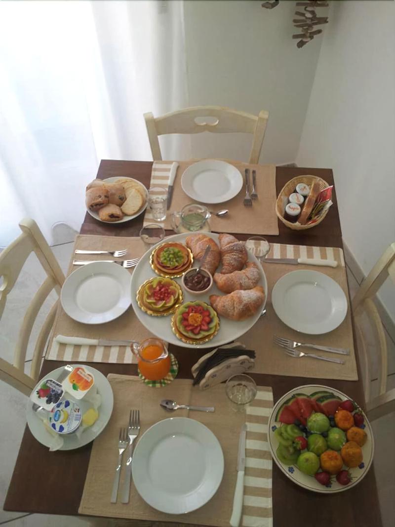 B&B Dimora Delle Rondini - Restoran