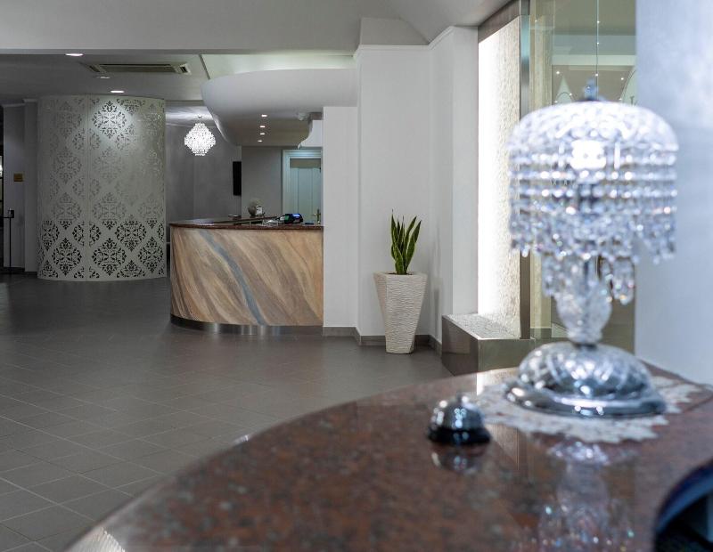Kristall Palace Hotel - Lobi