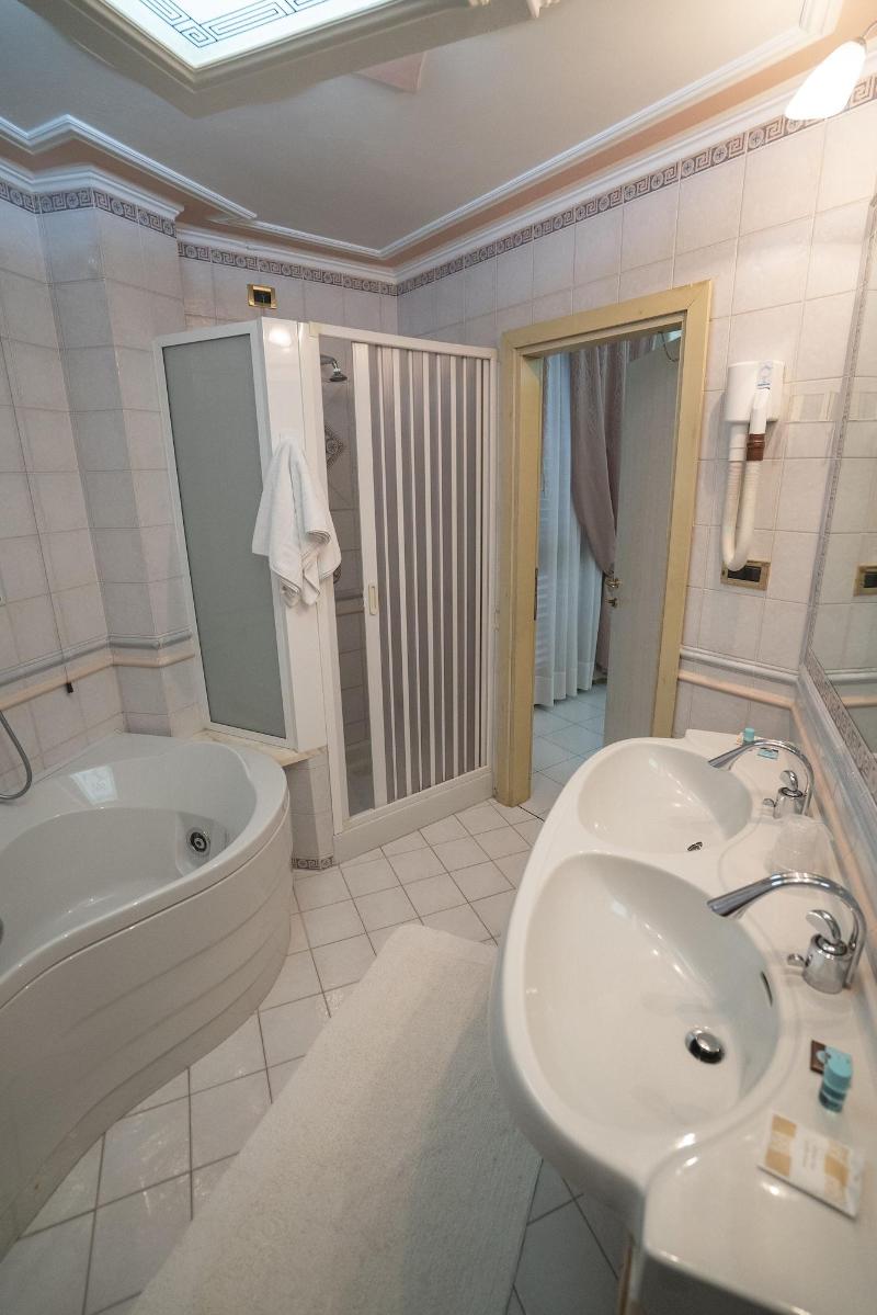 Kristall Palace Hotel - Oda