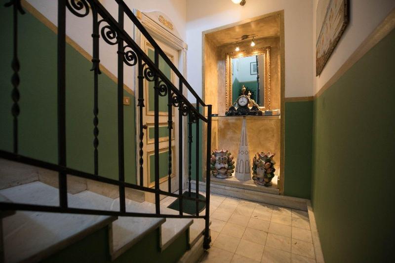 Cannatella's Mansion - Lobi