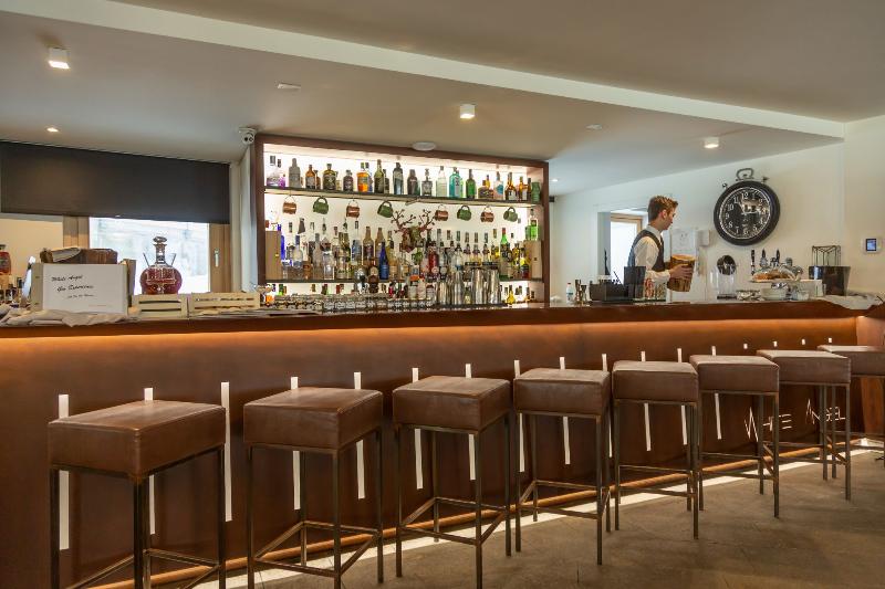 White Angel - Bar
