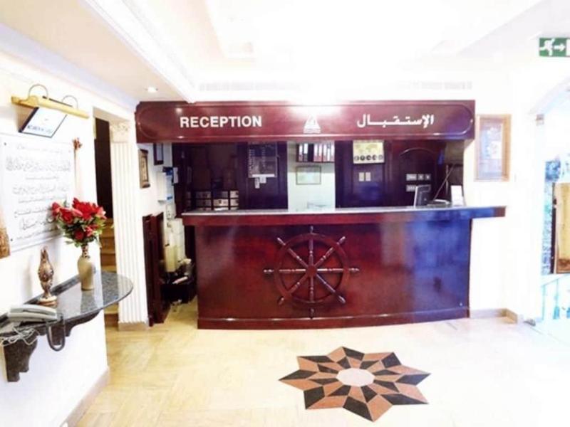 OYO 137 Marina Hotel - Lobi
