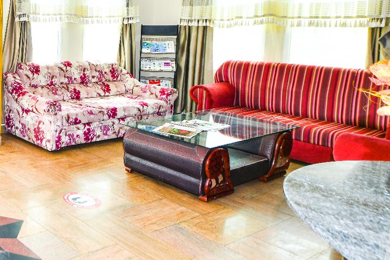 OYO 137 Marina Hotel - Lobi