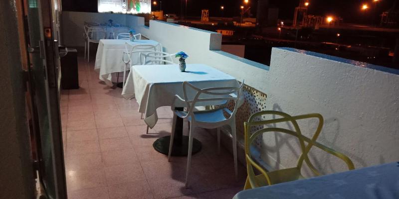 OYO 137 Marina Hotel - Restoran