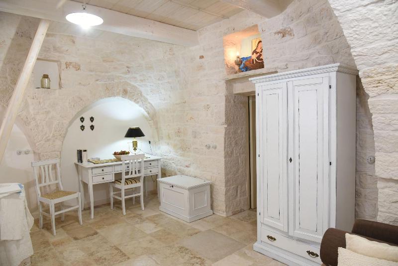 Trulli Occhi Di Pietra - Lobi