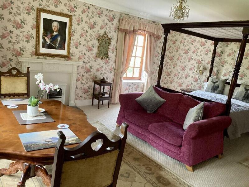 Highland Bear Lodge & Luxury Bear Huts - Lobi