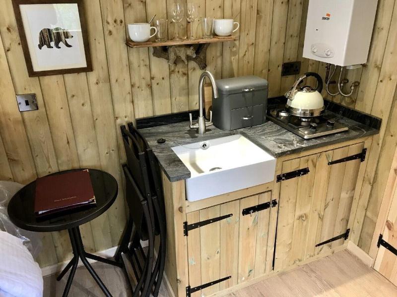 Highland Bear Lodge & Luxury Bear Huts - Lobi