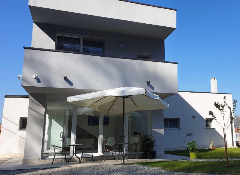 Crystal Bed And Breakfast - Genel