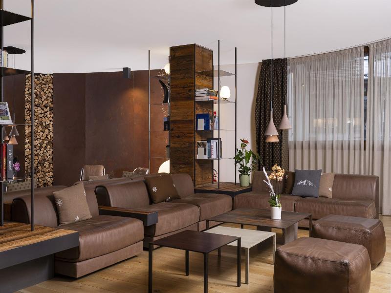 Montana Lodge & Spa - Lobi