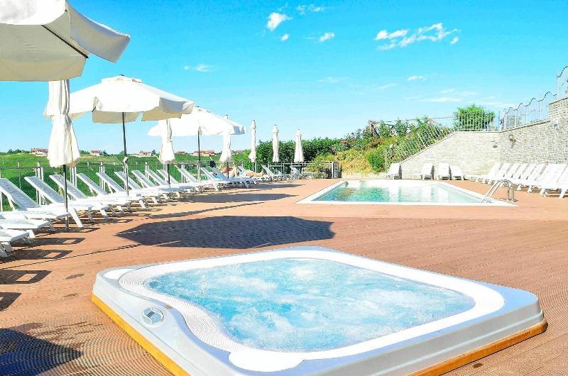 Casa Nicolini Albergo Ristorante - Aktivite