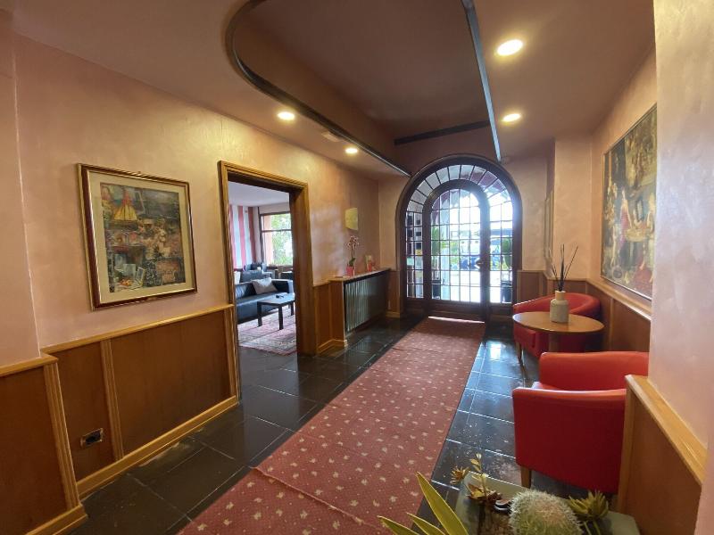 Hotel Kristina - Lobi