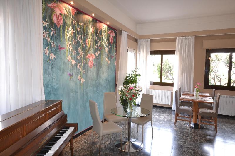 Gold Hotel - Lobi