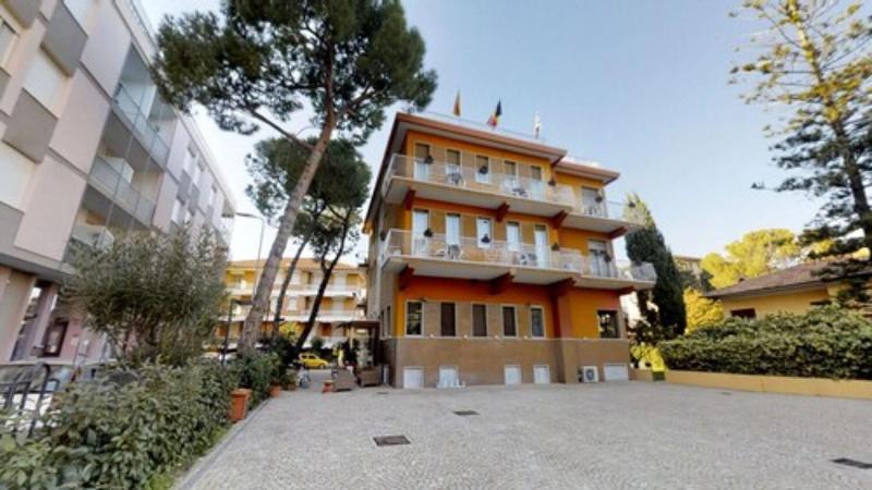 Gold Hotel - Genel