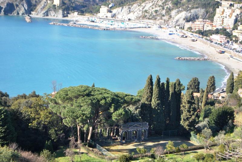 Santuario Nostra Signora di Soviore -  Casa per Fe - Genel