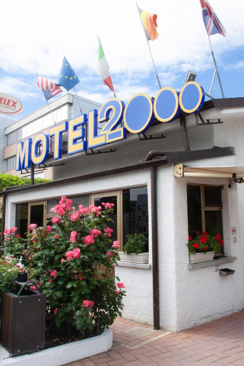 Hotel Motel 2000 - Lobi