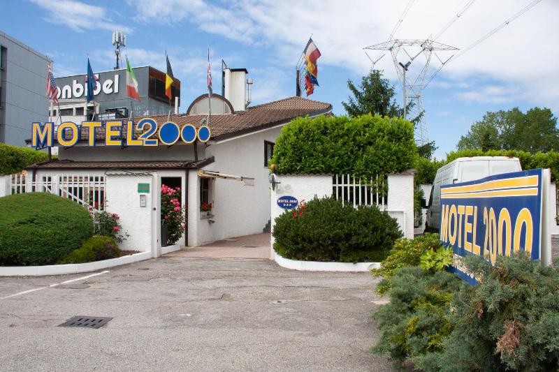 Hotel Motel 2000 - Genel