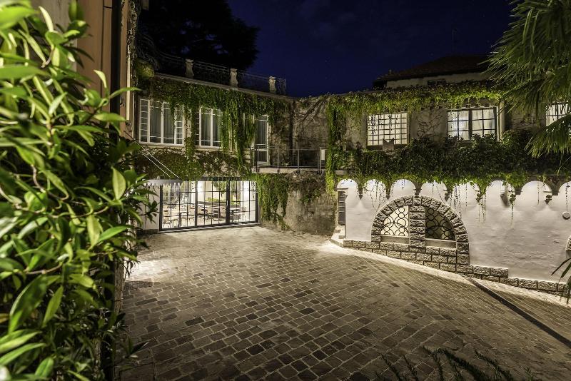 Villa Liberty - Lake Como Rooms & SPA - Genel