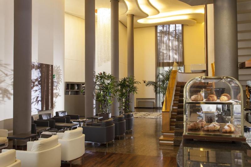 Hotel Cora - Lobi
