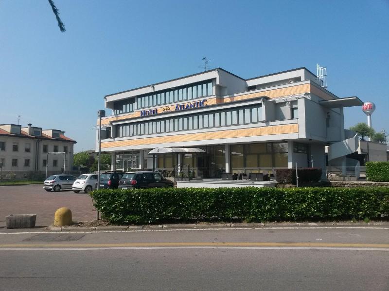 Hotel Atlantic Meublè - Teras